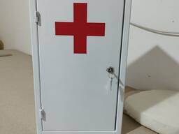 Аптечка металлическая настенная