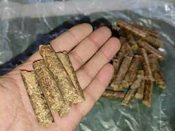 Fuel wood pellets in granules. Пеллеты топливные деревянные в гранулах