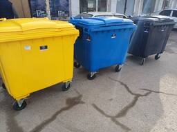 Мусорный контейнер из пластика