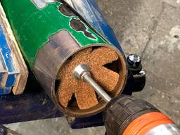 Очистка, зачистка опор трубопроводов; труб биметаллическаих; бурильных