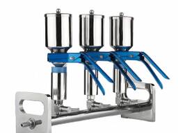 Прибор вакуумного фильтрации, 3-х местная. Вакуумный насос