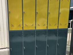 Раздевальные шкафы .