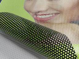 Перфорированная пленка для автомобиля