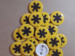 Значки закатные круглые с логотипом и надписями 44 мм и 58 мм на заказ